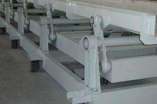 了解慣性振動熱料輸送機的優勢特征